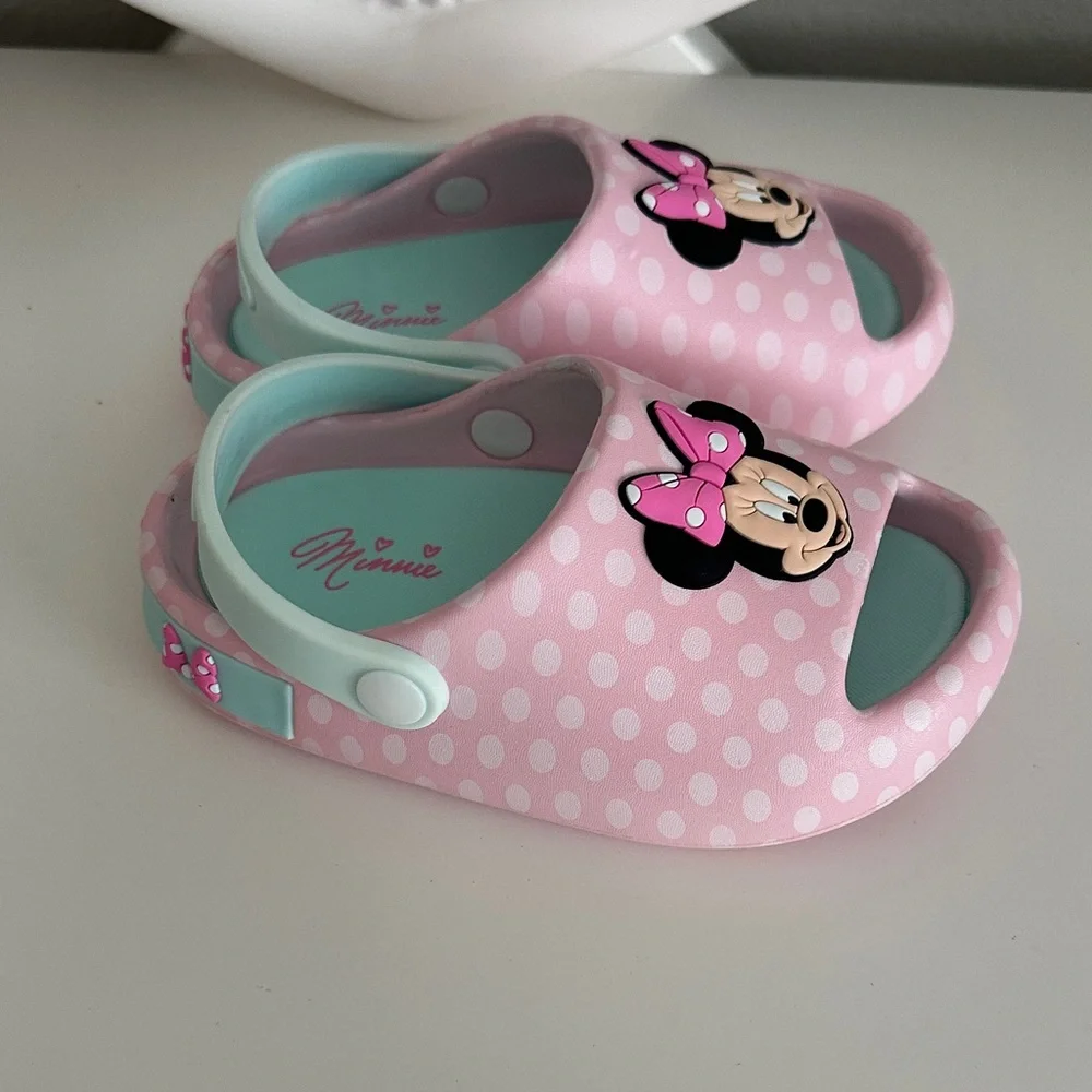 Kids Pink Polka Dot Minnie Mouse Sandals - Picture 4 of 4